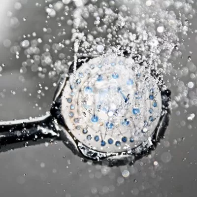 Ducha Econômica: Como economizar apenas escolhendo a ducha certa